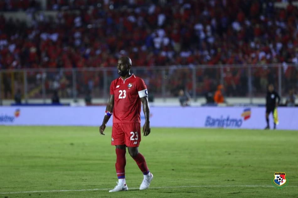 Em duelo com pouca emoção, Panamá e Irlanda do Norte empatam sem gols