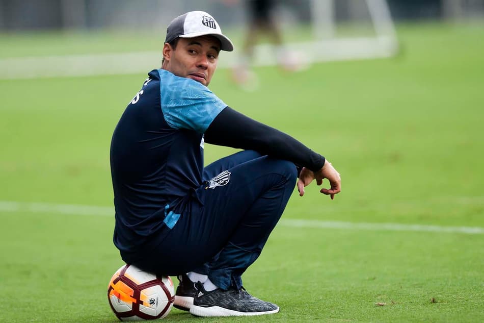 Confiança e rivalidade: Santos de Jair pode findar crise contra Corinthians