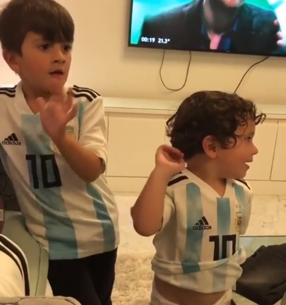 Filhos de Messi roubam a cena na internet após vitória da Argentina; Veja Mais