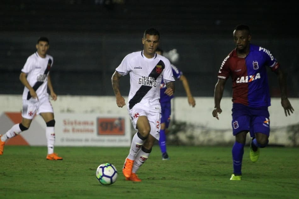 De volta ao Vasco, Ramon se diz realizado e mira clássico com o Bota