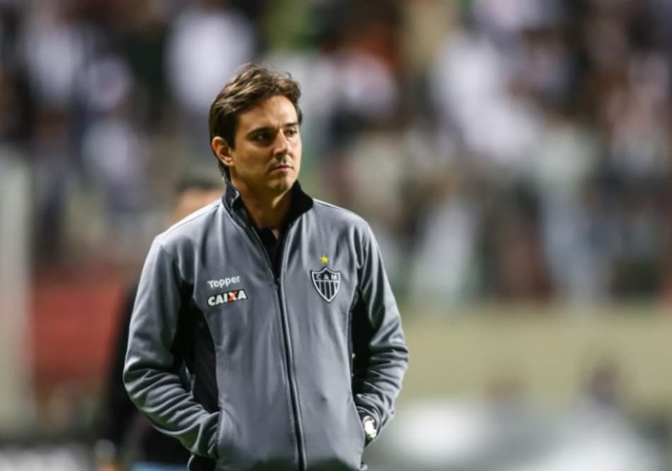 Atlético-MG sofre seis gols em dois jogos e Larghi dispara: ‘Um absurdo!’