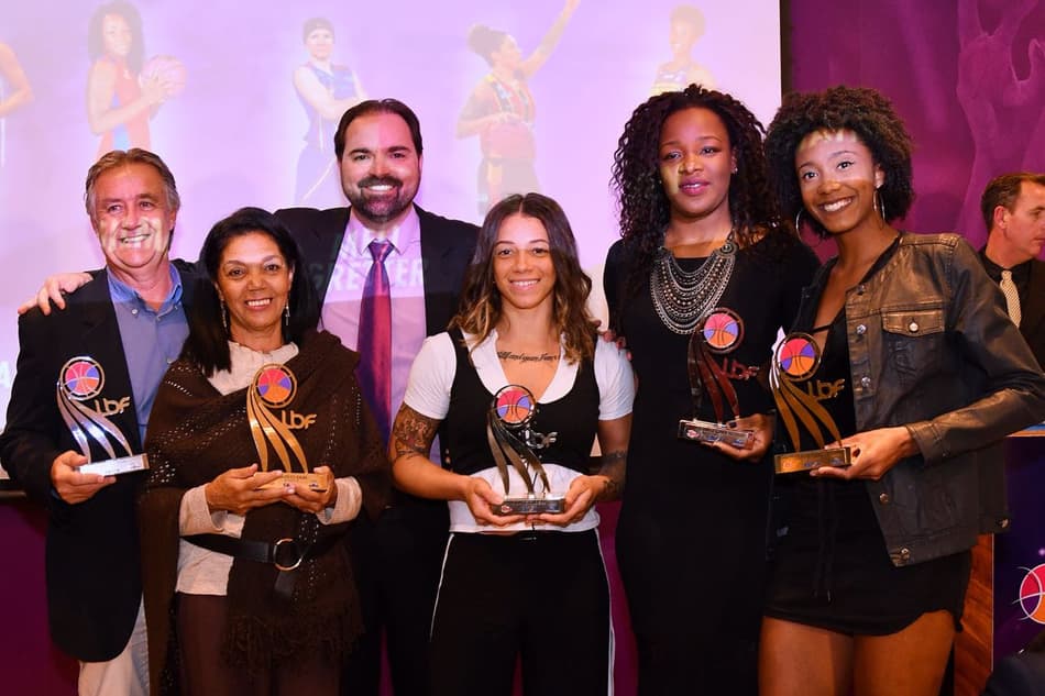 Ariadna é eleita MVP e Thayná a Revelação da LBF 2018