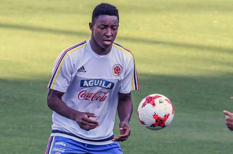 Zagueiro da Colômbia comenta disputa por titularidade na seleção