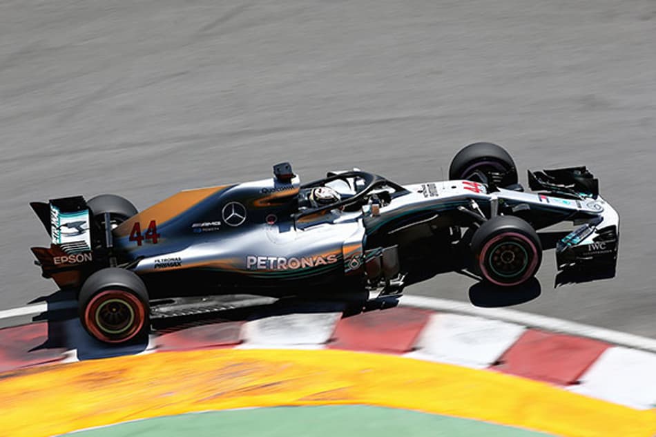 Hamilton fora da pole diz que motor “desatualizado” não foi responsável