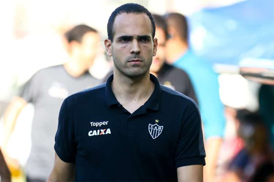 Substituto de Larghi destaca Róger Guedes e elogia torcida no Horto