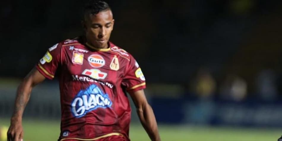 Colombiano é favorito para substituir Cristian Pavón no ataque do Boca