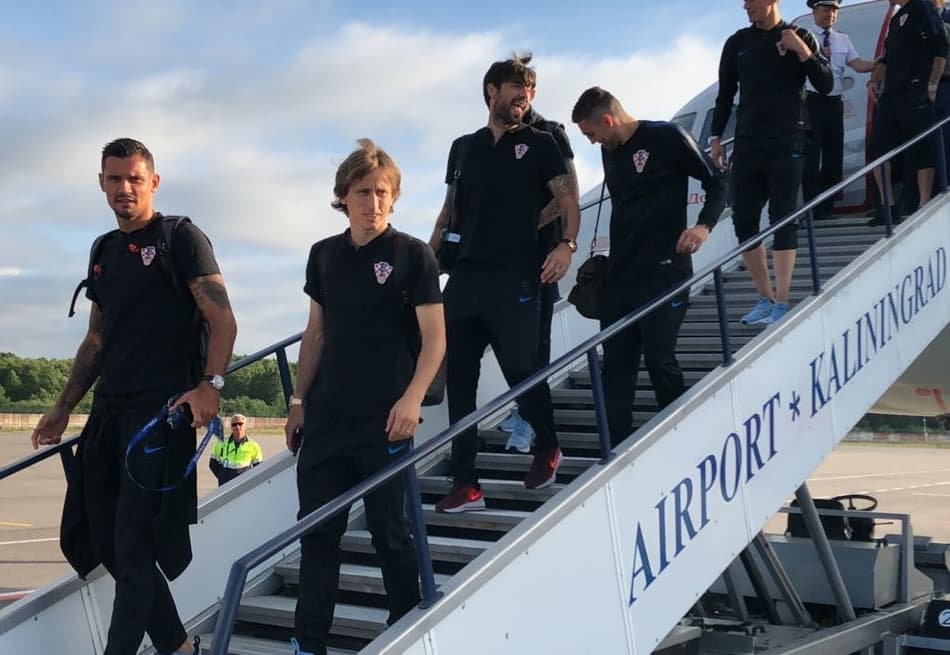Croácia chega à cidade da estreia e técnico faz elogios à Nigéria