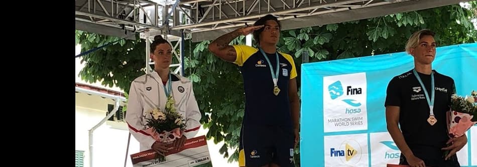 Ana Marcela Cunha conquista ouro e reassume ponta no Circuito Mundial