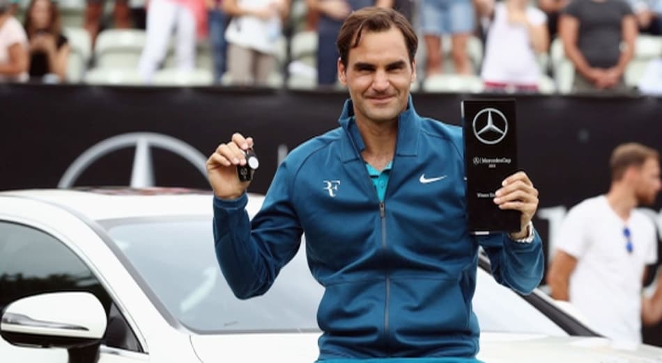 Federer conquista 98º título em Stuttgart e se aproxima de Connors