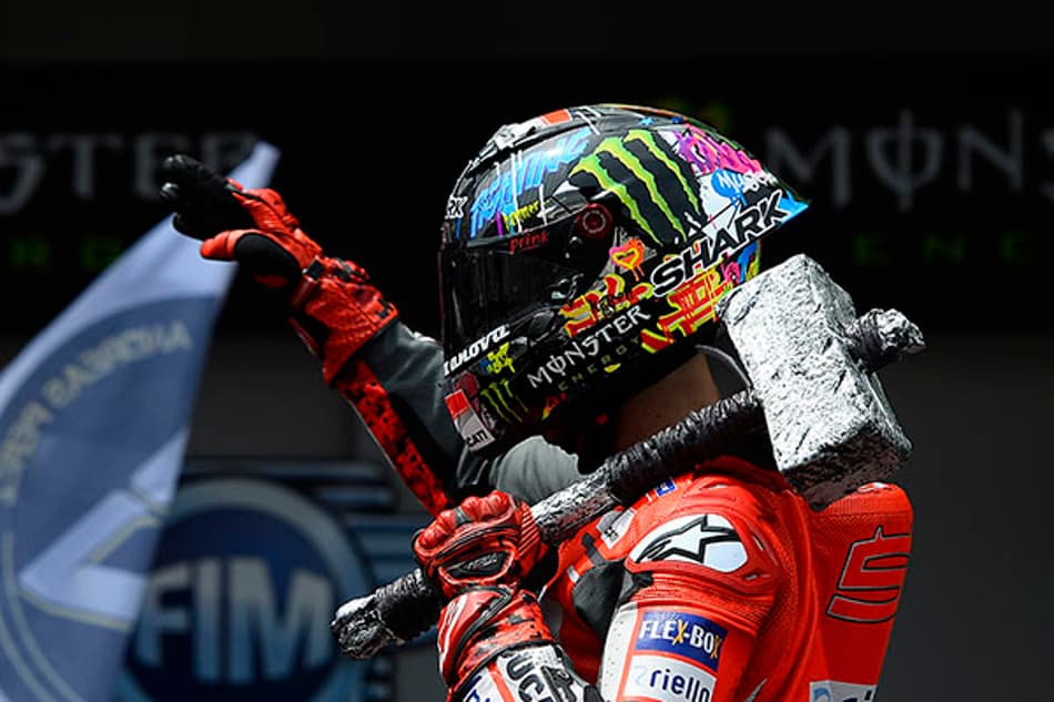 Lorenzo “martela” rivais com ritmo na pista da Catalunha
