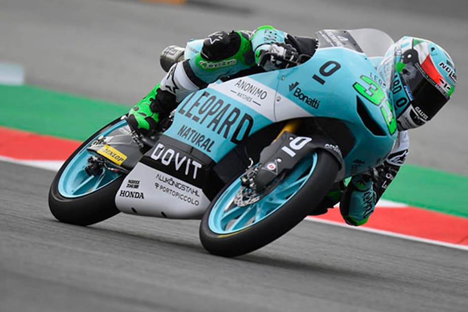 Enea Bastianini vence a Moto3 em corrida dramática na Catalunha
