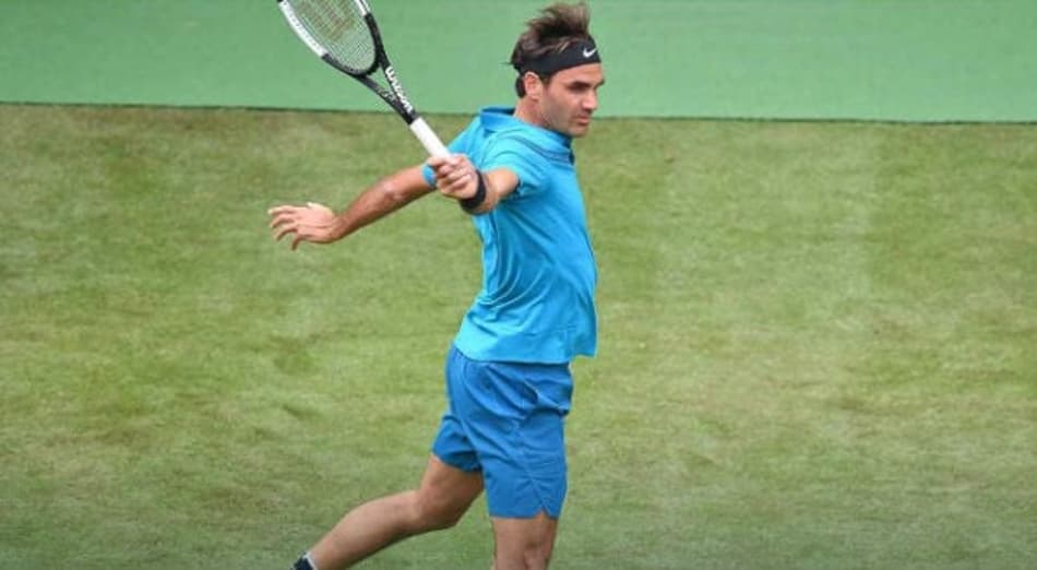 Federer estreia firme e emplaca a 60ª vitória em Halle
