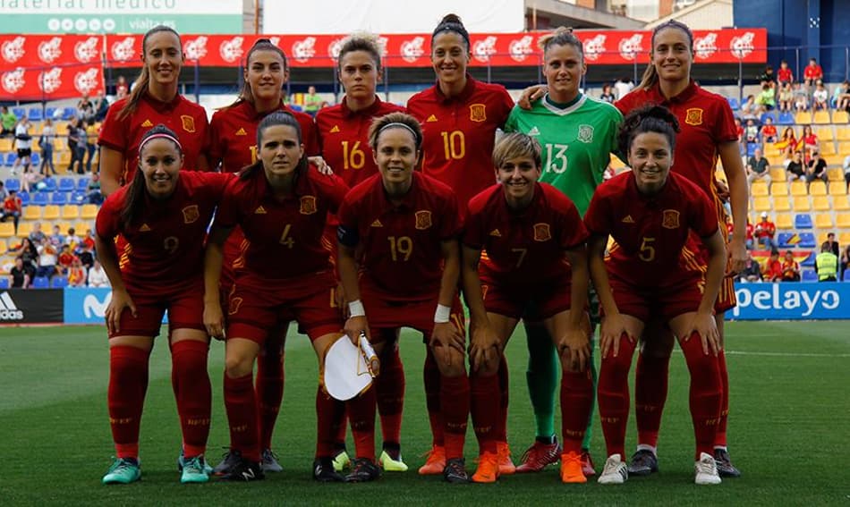 Seleção feminina da Espanha viaja à Rússia para acompanhar a Copa-18