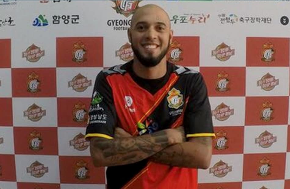 Ex-Flamengo e Santos, Paulinho acerta com time de Negueba