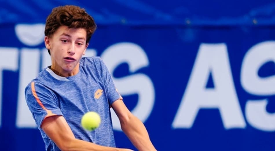 Italiano de 14 anos faz história ao somar primeiro ponto na ATP