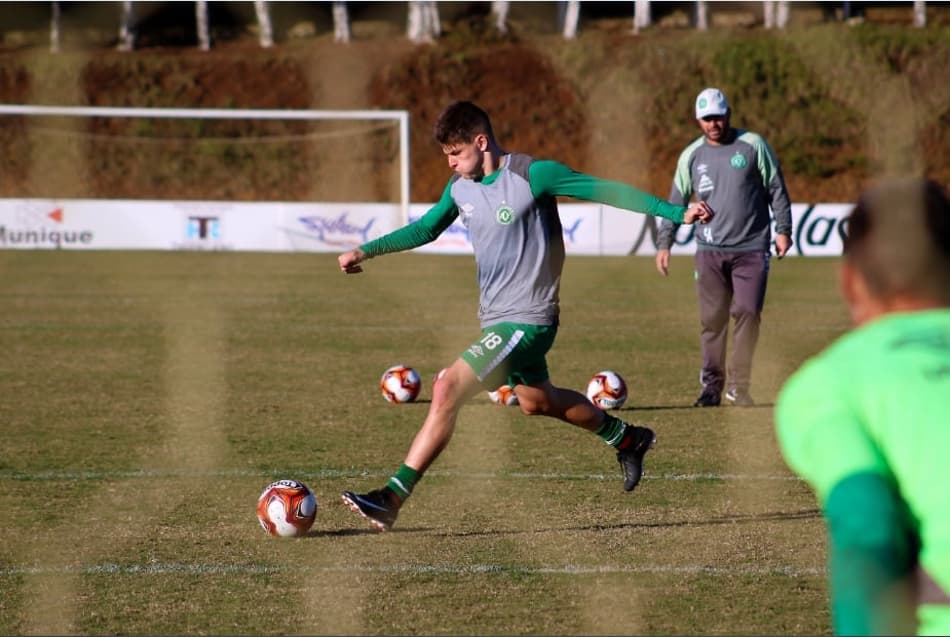 Depois de quatro meses, Perroti está liberado para voltar a jogar