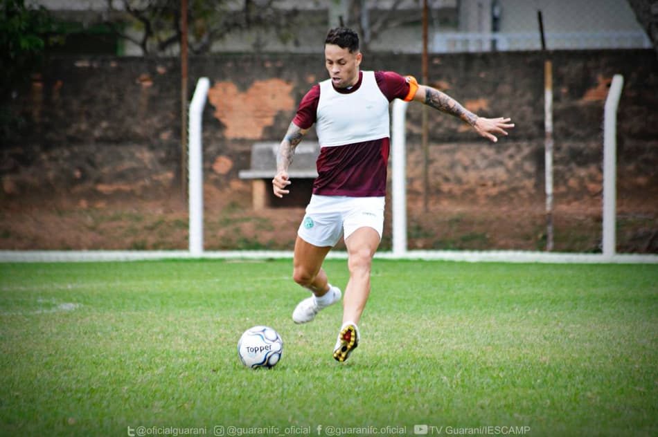 Com destino ao futebol árabe, Baraka deixa Guarani e se despede do clube