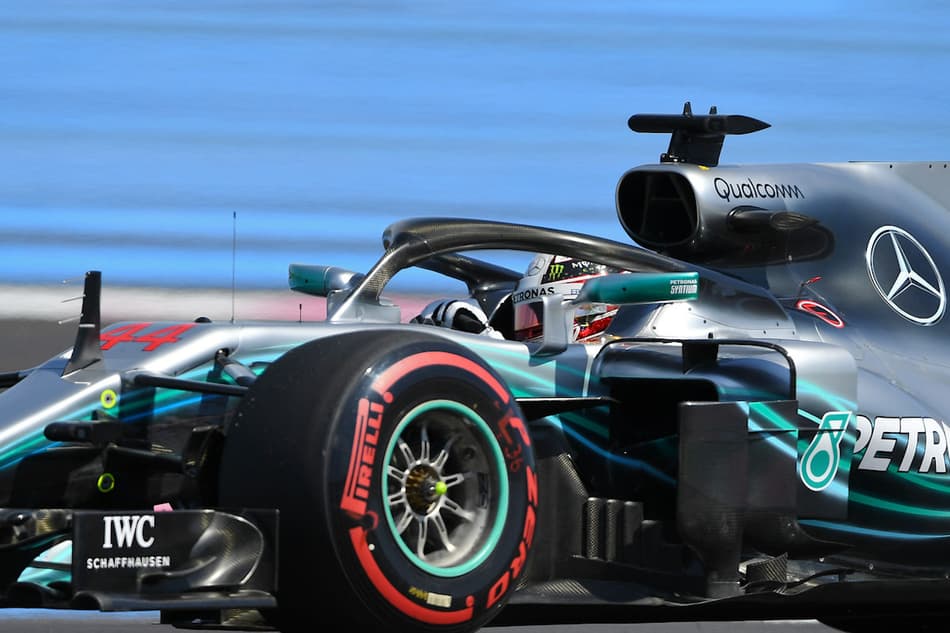 Hamilton lidera segundo treino livre em Paul Ricard com as Red Bulls logo atrás