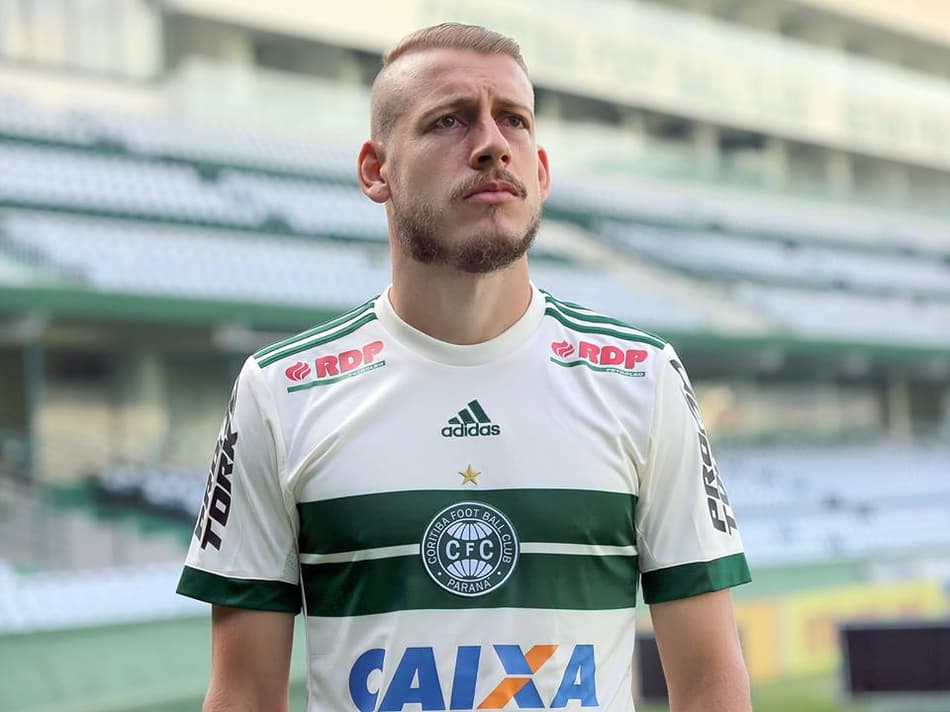 Uillian Correia espera estrear pelo Coritiba nesta sexta-feira
