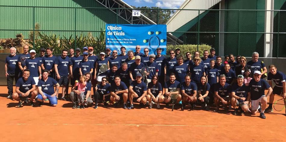 Brasilienses conquistam títulos em torneio da CBT. Clínica com ex-top 50 Saretta