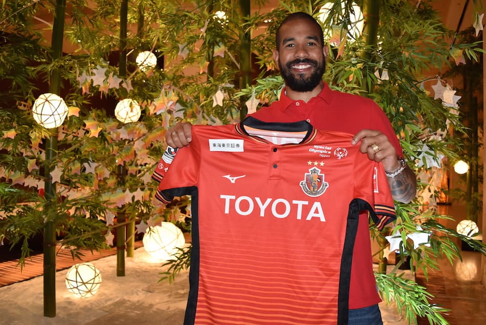 Adaptado ao futebol japonês, ex-Bahia e Vitória muda para clube de Jô