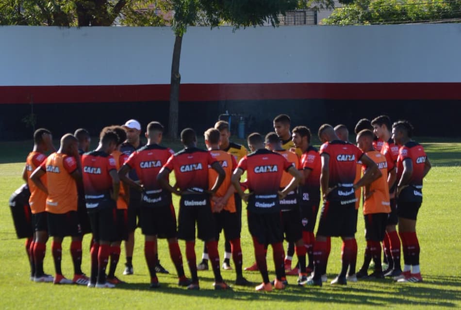 Técnico do Atlético-GO reconhece evolução do time no campeonato