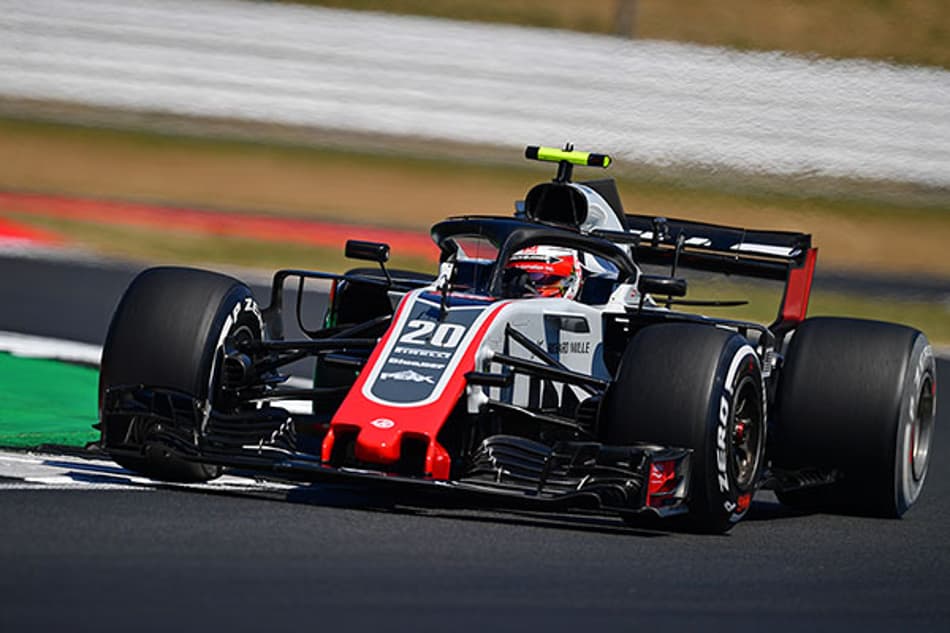 F1: Alonso e Magnussen se estranham no TL1; Comissários analisam e decidem que não há ação necessária