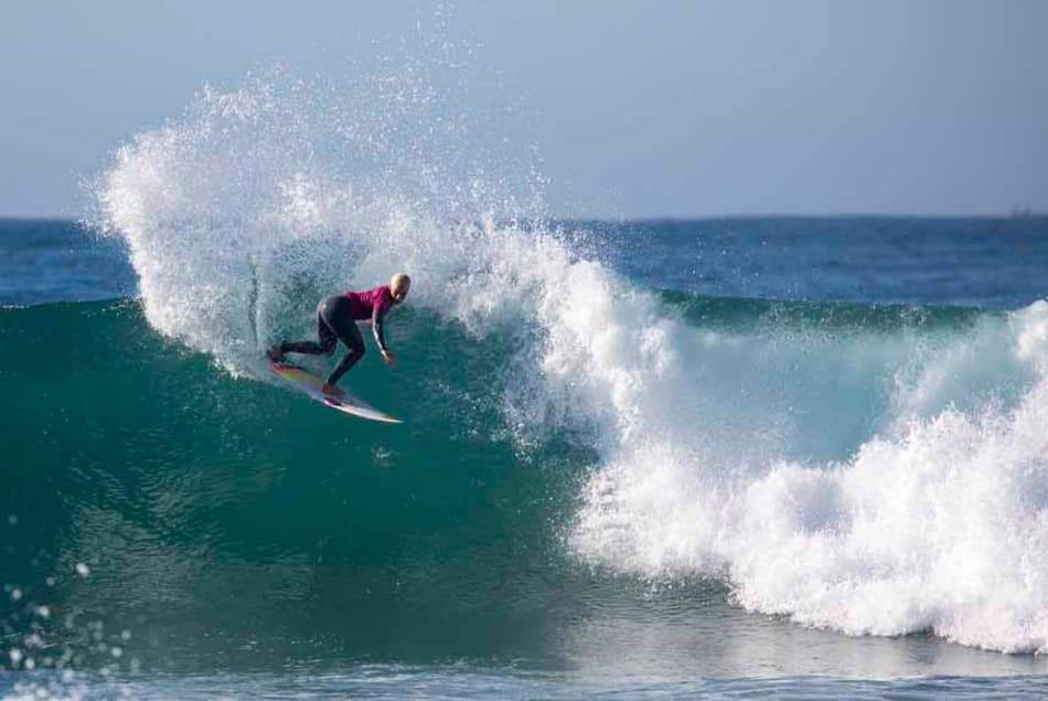 Silvana Lima abandona a etapa de Jeffreys Bay e Weston-Webb avança