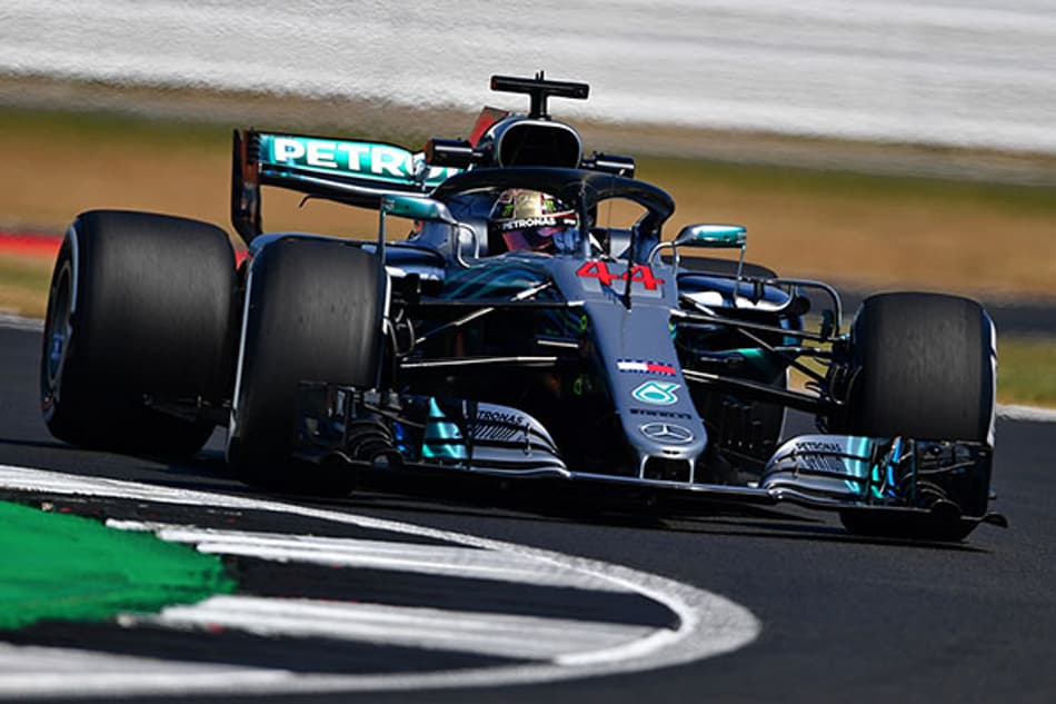 Hamilton elogia velocidade em Silverstone: “Deve ser a melhor pista do mundo”