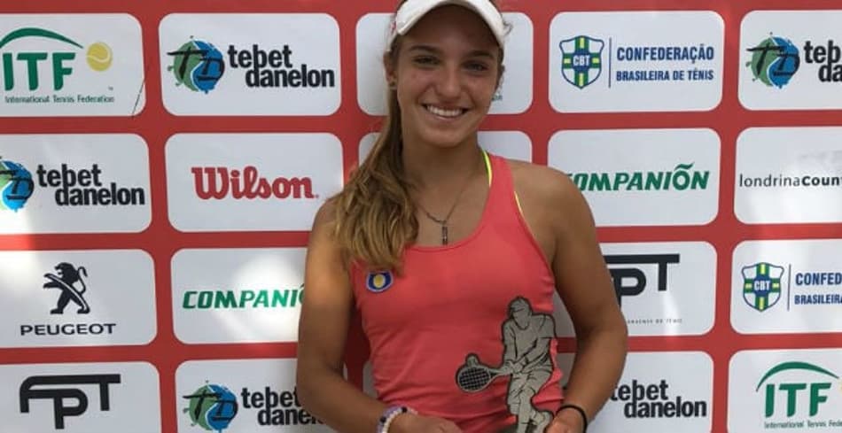 Ana Luiza Cruz leva o troféu em Londrina