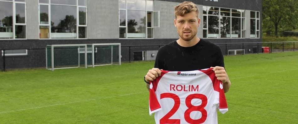 Yann Rolim tem nome regularizado e está liberado para atuar pela Chape