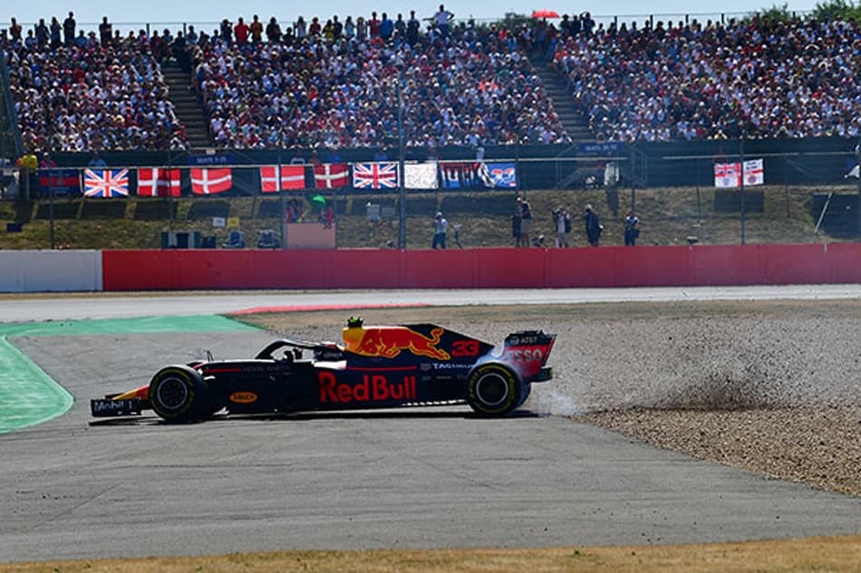 F1: Falha elétrica causou o abandono de Max Verstappen em Silverstone