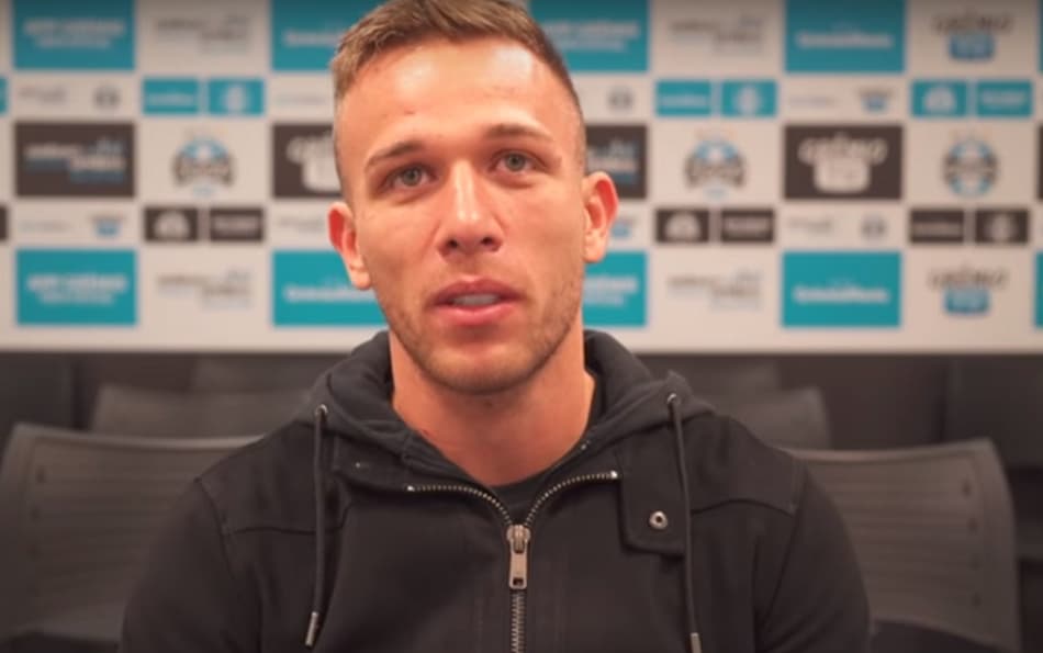 “Com certeza não acaba por aqui”, afirma Arthur em despedida do Grêmio