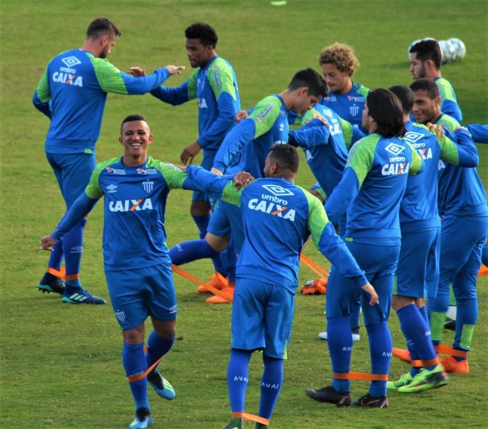Avaí dá continuidade aos treinos antes de duelo com o Londrina