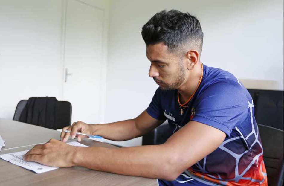 Vasco acerta a renovação de Andrés Rios até o fim desta temporada