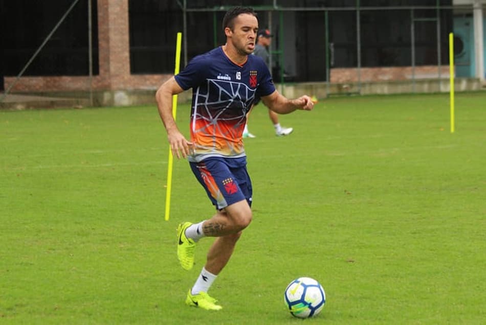 Novo titular, Lenon tem missão em estreia: 'Difícil, mas não é impossível'