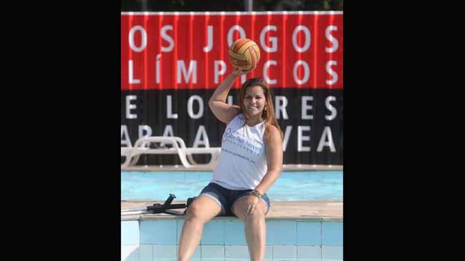 Ana Claudia Cloves