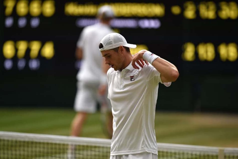 Isner defende Gimelstob e rebate Hewitt