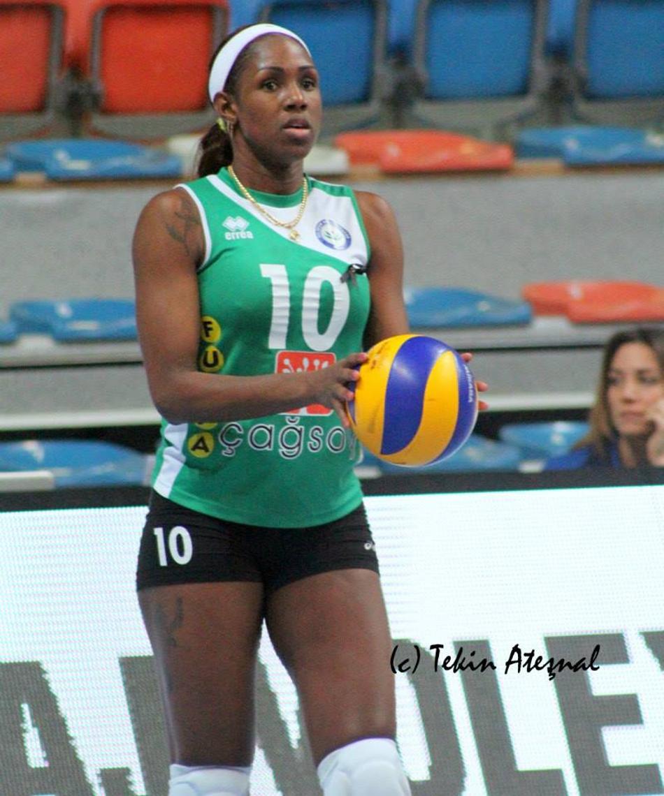 Pinheiros anuncia contratação da ponteira cubana Herrera