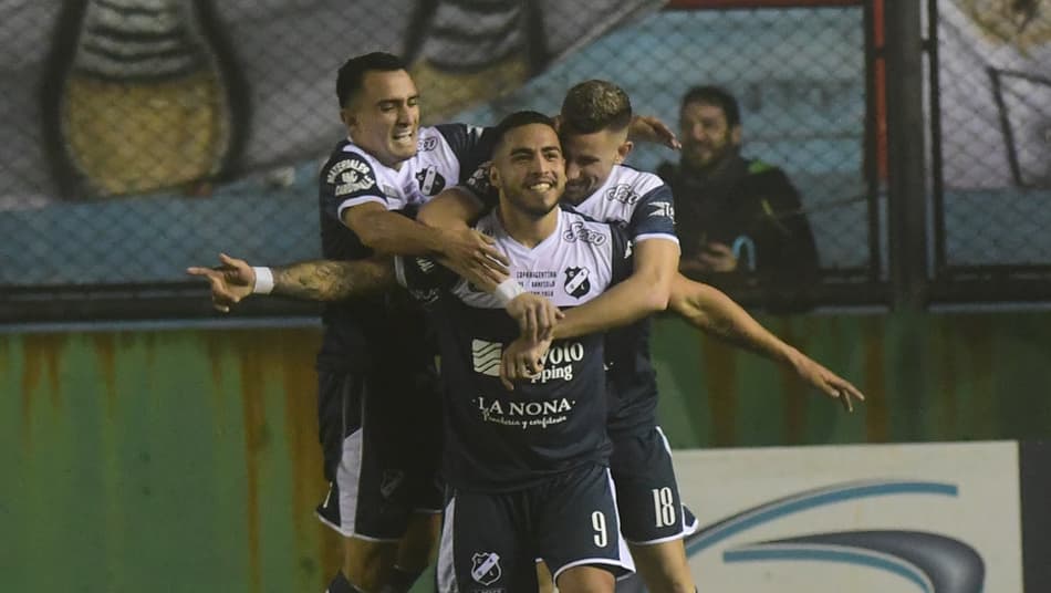 Banfield é eliminado por time da quarta divisão na Copa Argentina