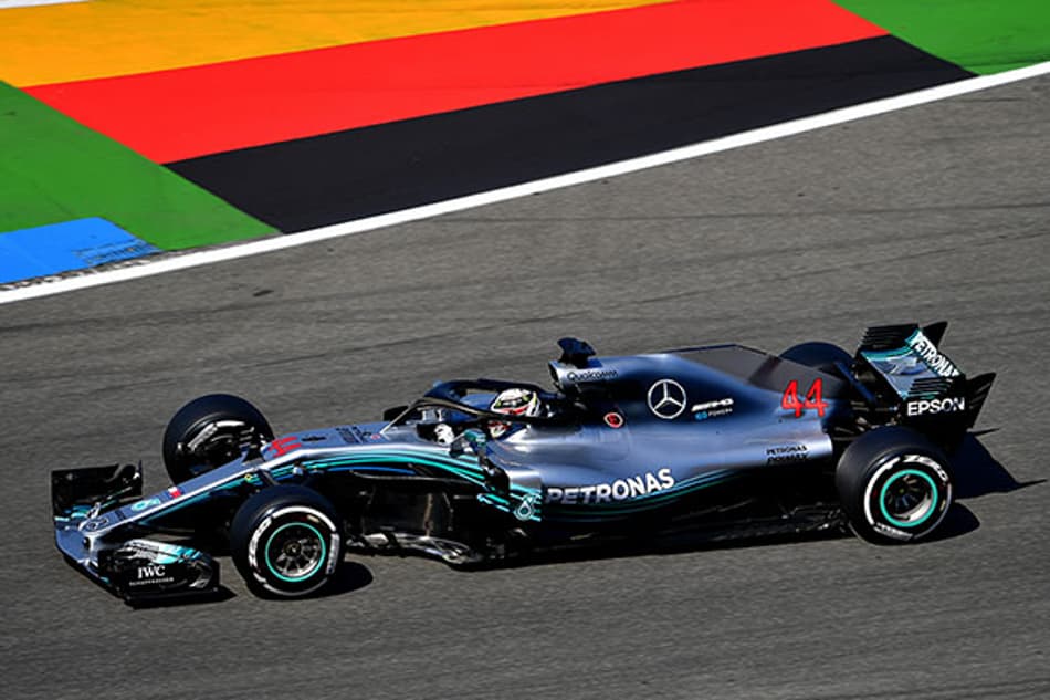 Hamilton diz que clima quente na Alemanha “exigiu” dos pilotos