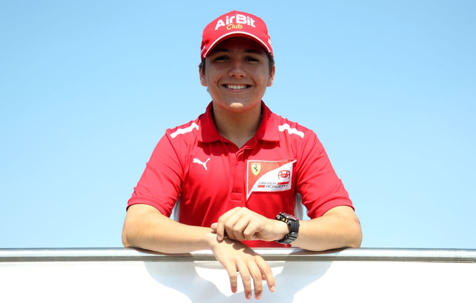 Enzo Fittipaldi recebe troféu pelo título da Fórmula 4 em “Oscar” do automobilismo italiano