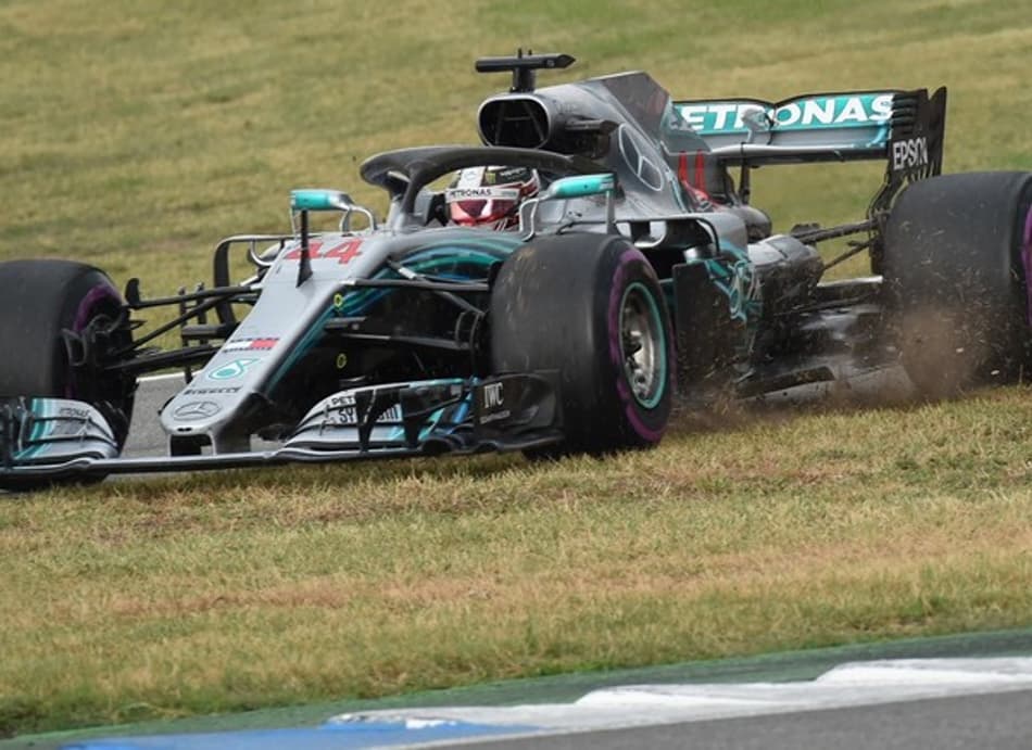 “Foi o segundo e meio mais confuso”, disse Hamilton sobre o incidente na entrada do box