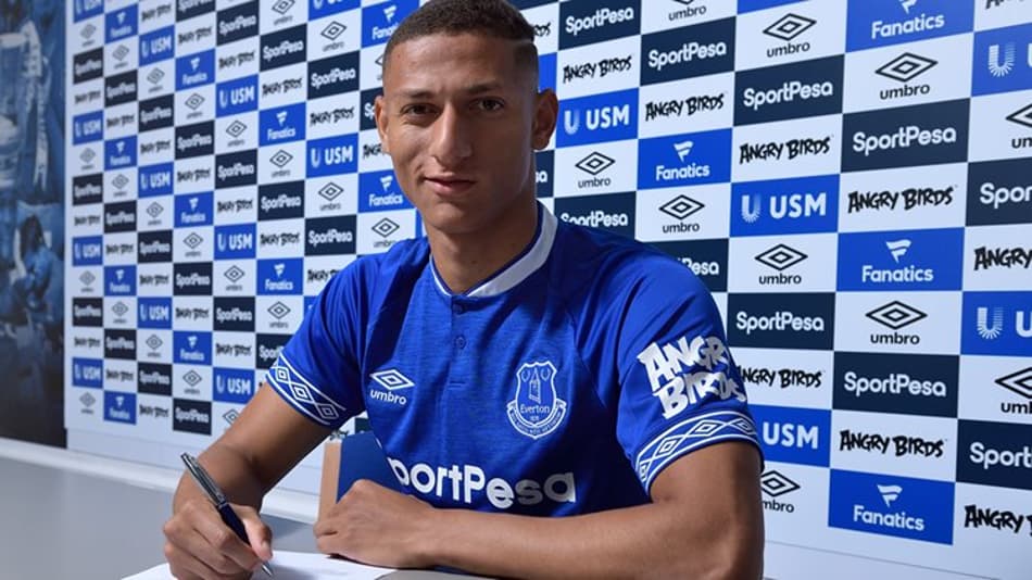 Richarlison já com a camisa do Everton