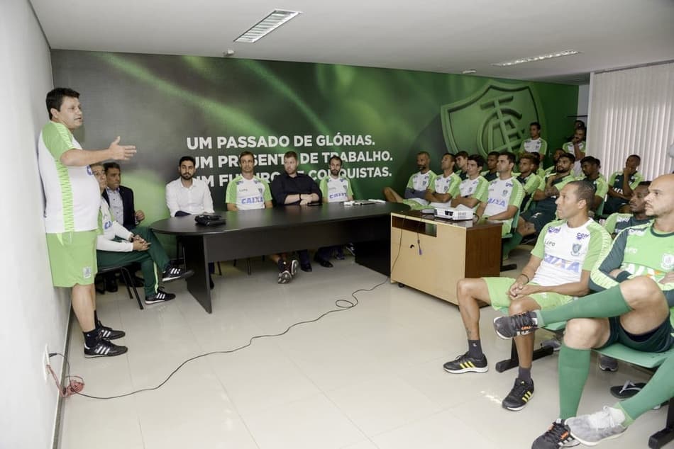 Adilson Baptista