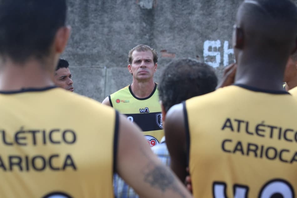 De olho na Quartona do Rio, Túlio faz treino com elenco do Atlético Carioca