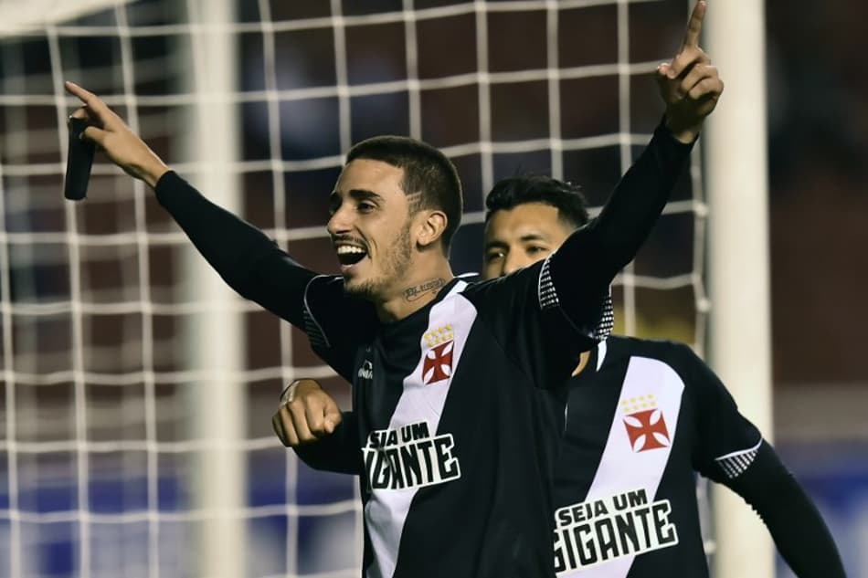 Blog do Garone: Thiago Galhardo ganha uma posição no Troféu Ademir Menezes