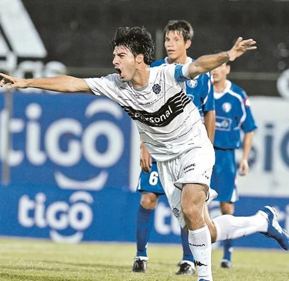 Cáceres fala de objetivo em retorno ao Olimpia: "Quero ser campeão"