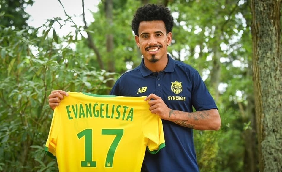 Lucas Evangelista é apresentado de maneira curiosa no Nantes