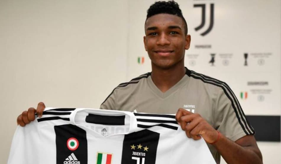 Jovem de tripla nacionalidade é contratado para integrar a base da Juventus